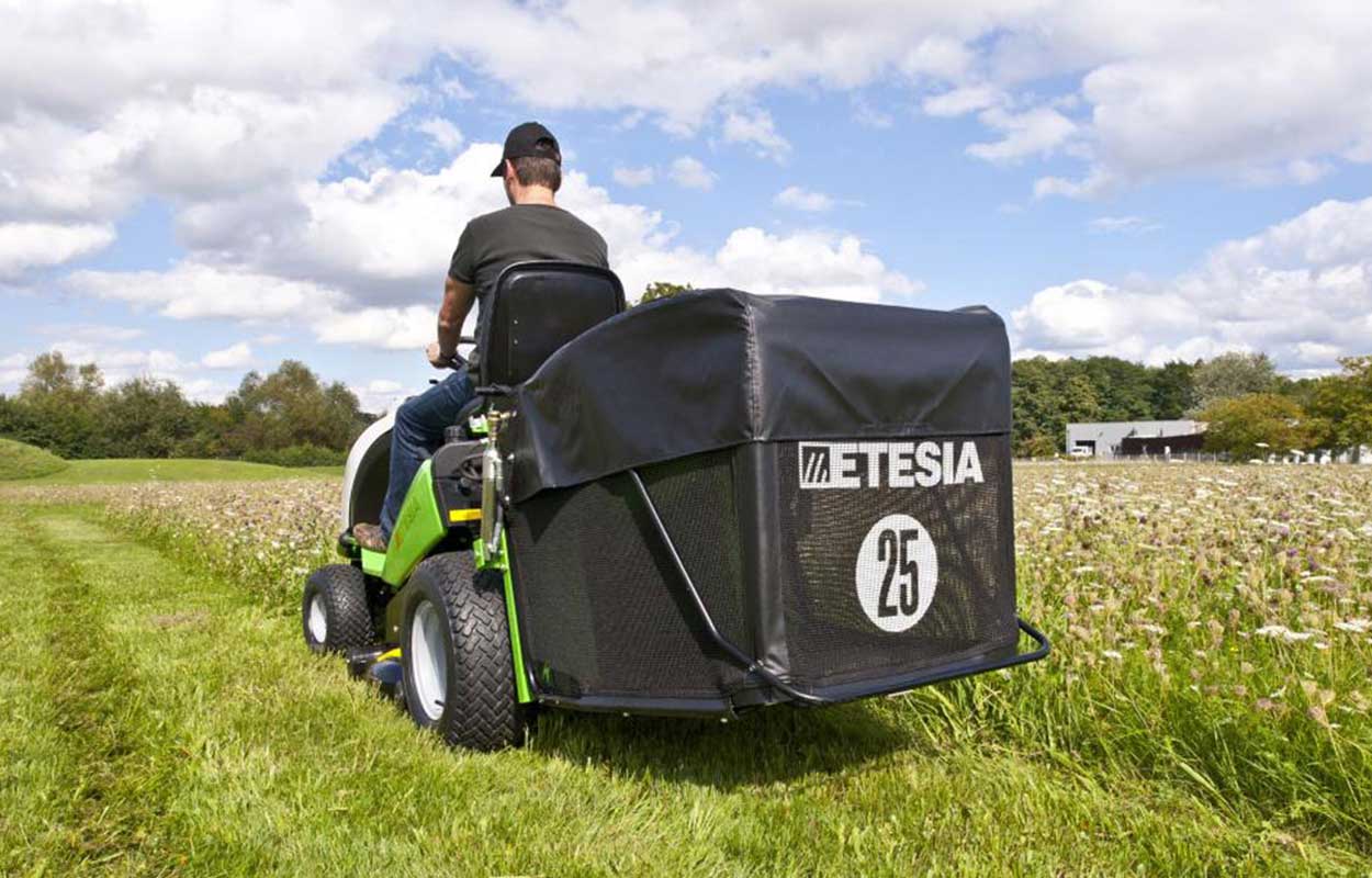 etesia vehicule tondeuse evok design A100